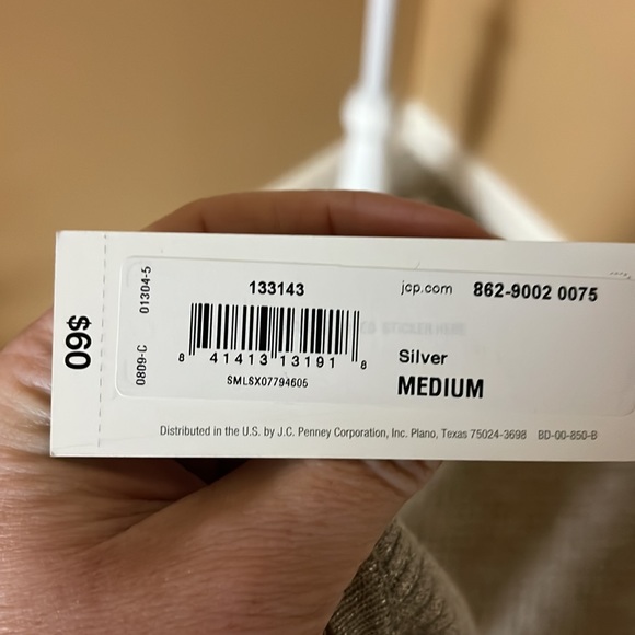 Dress - Picture 3 of 4